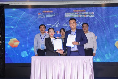 MOU với Trung tâm Khởi nghiệp đổi mới sáng tạo Đại học Quốc gia TP. HCM (IEC) MOU với Trung tâm Khởi nghiệp đổi mới sáng tạo Đại học Quốc gia TP. HCM (IEC)