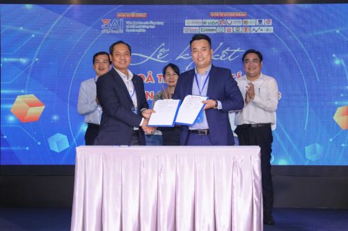 MOU với Trung tâm Sở hữu Trí tuệ và Chuyển giao Công nghệ ĐHQG-HCM